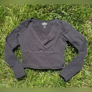 Hollister Women's Black Baby Tee